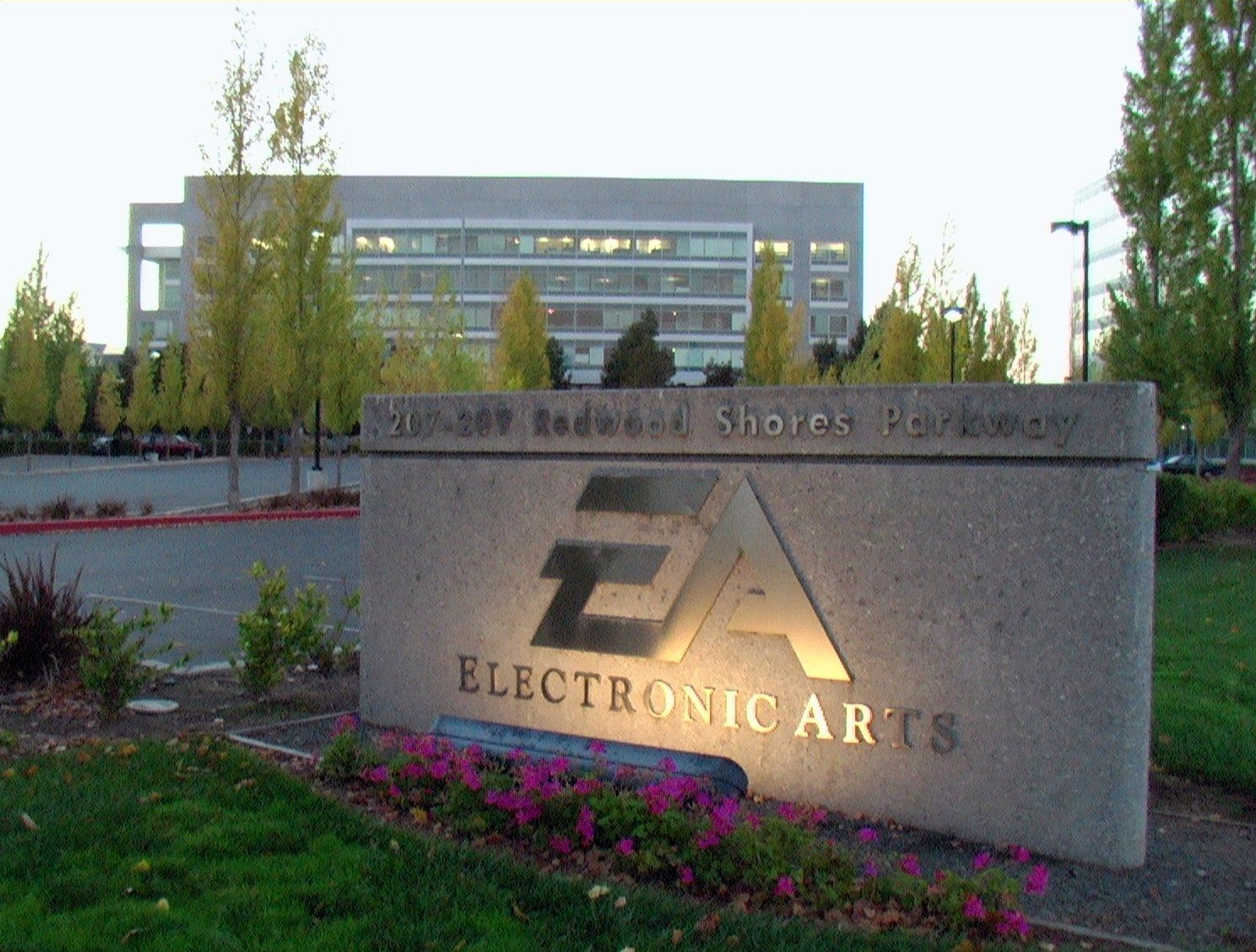 EA trabaja en un MMO que no ha sido anunciado
