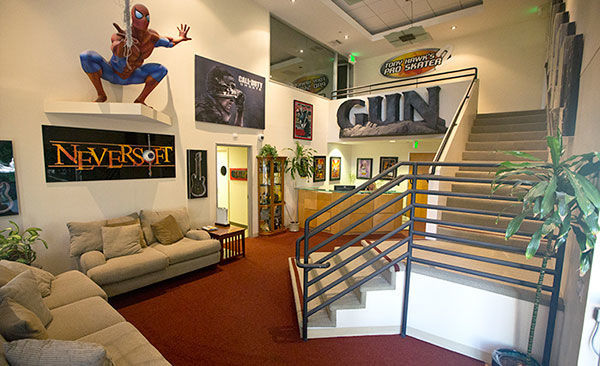 Neversoft, el estudio responsable de Guitar Hero cierra y se fusiona con Infinity Ward