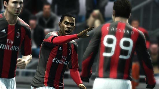 Konami  anuncia el primer DLC para PES 2012